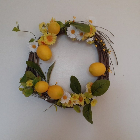 Lemony Fresh Wreath - Picture 2 of 5
